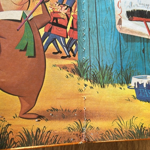 Vintage 1961 Hanna-Barbara’s “Yogi Bear” A Big Golden Book Hardback Children’s - Picture 6 of 13